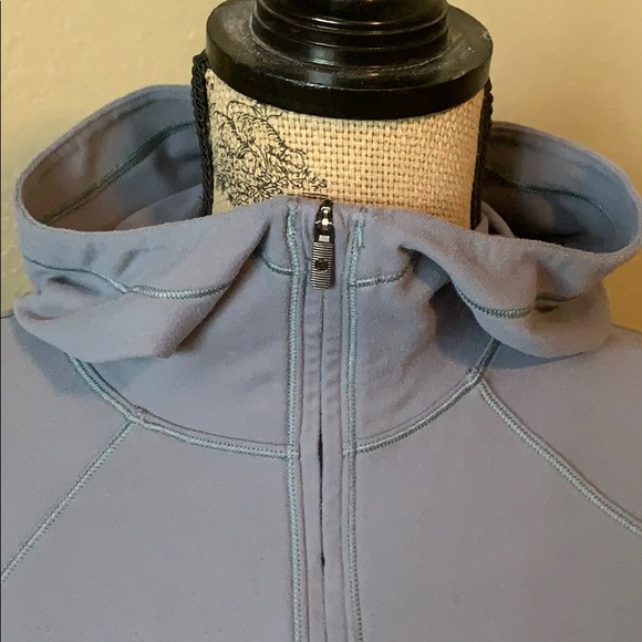 Lululemon 1/4 zip hoodie.Light gray/blue-ish color - Picture 3 of 6